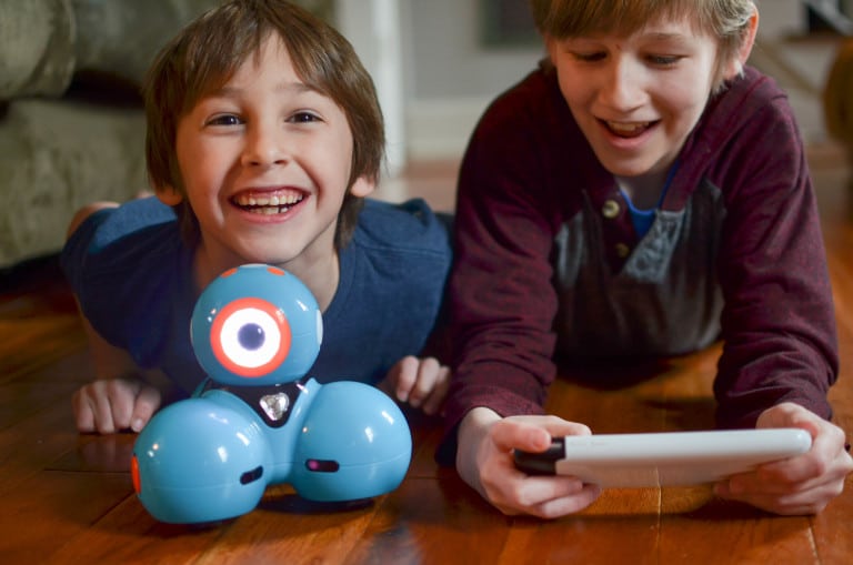 Dash and the Wonder Workshop {Robotics for Kids}