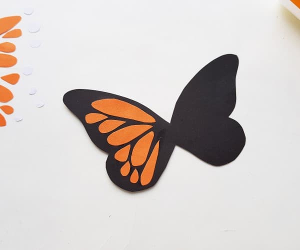 monarch butterfly craft - left side of butterfly complete