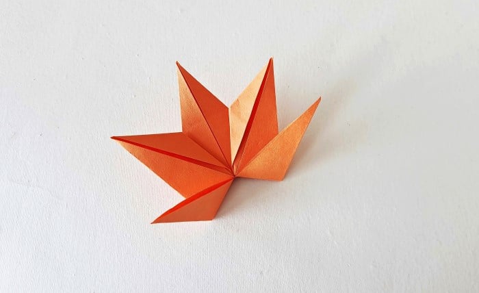 origami leaf pattern: step 25