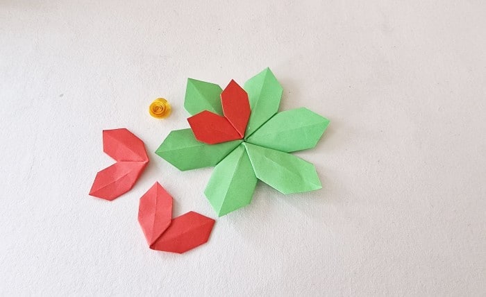 Christmas poinsettia origami craft: Step 15